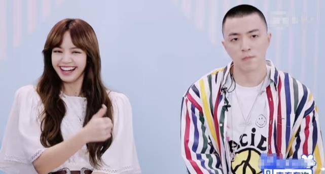 原创青你2许佳琪组登台全场炸裂谁注意到ella的表情太真实了