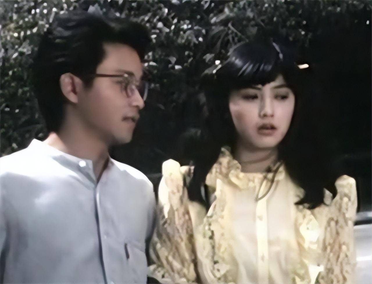 1981年,在拍戏时,张国荣认识了和自己在剧中扮演情侣的倪诗蓓.