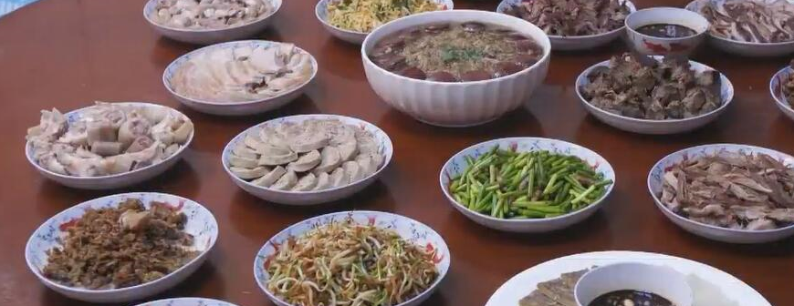 原创走进绥化市望奎县品味豪气冲天的杀猪菜感受皇家旧地民间风味