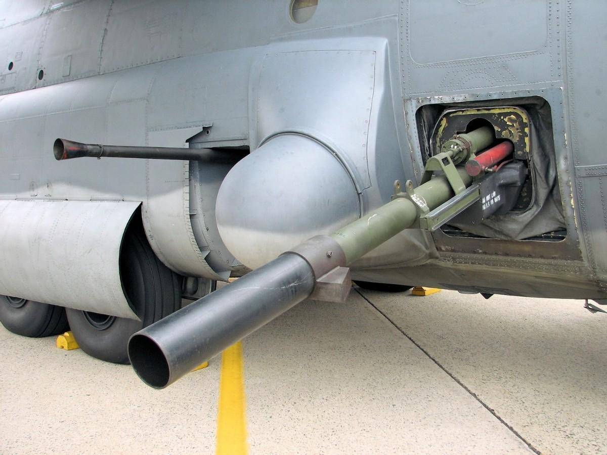 原创炮艇升级轰炸机ac130不再搭载激光武器将用来对抗某东方大国