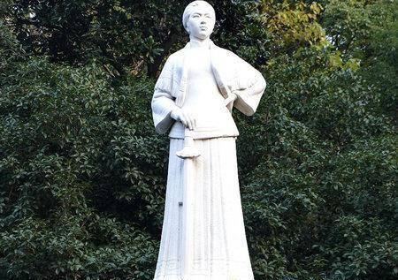 历史上秋瑾墓到底在哪里呢