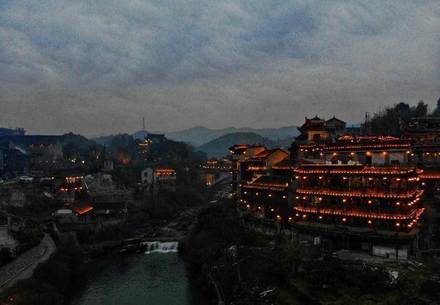 原创湖南最有争议的网红古镇风景不比凤凰古城差却收80元门票