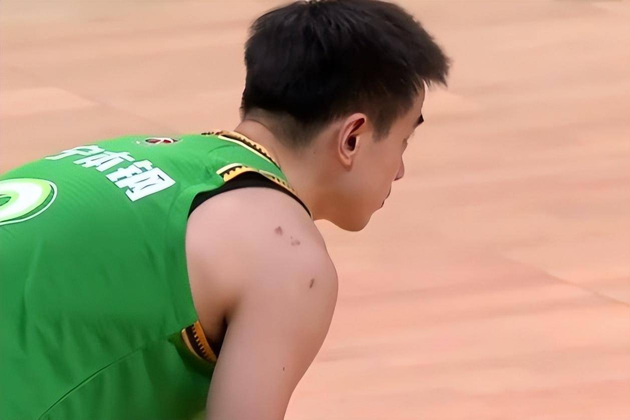 130140辽篮激战新疆队你来我往不想碰广东广厦