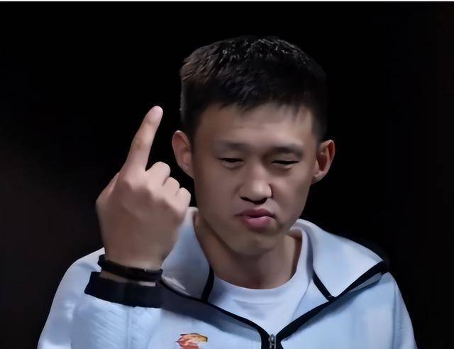 原创中国男篮队长周鹏谈败局年轻队友态度反思