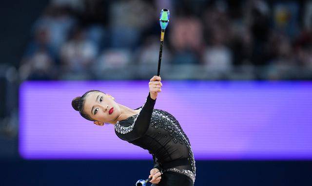 我们在个人体操项目中获得第一_王子路_王子璐_金牌