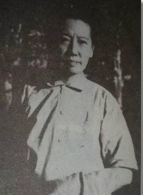 当了一辈子后母没生过孩子没人喊她一声妈80岁把委屈全看淡