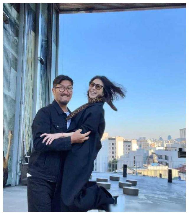 许茹芸庆祝韩国老公生日,素颜出镜神似30岁,夫妻情深_姐姐_崔栽诚