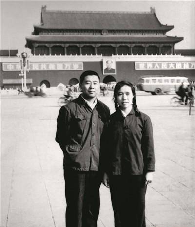 路遥罕见照:病危时妻子坚持跟他离婚,图9是《平凡的世界》手稿_林达