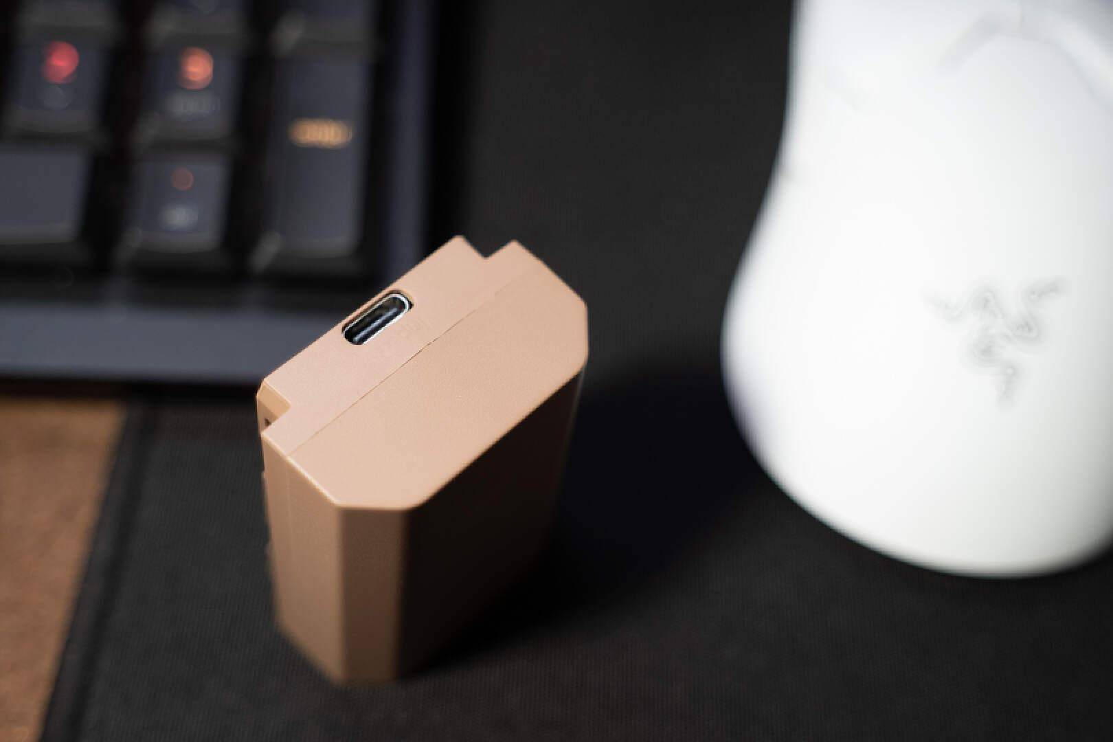 原创服役5年的索尼a7m3已半身不遂纽尔npfz100电池给它续了命