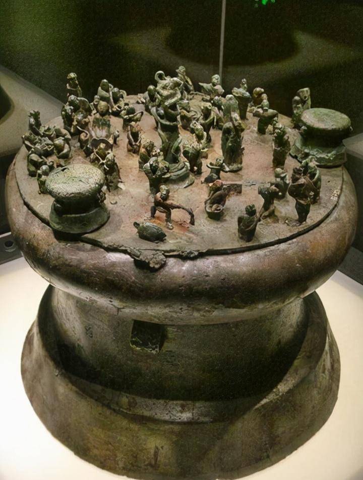 云南虫谷原型大揭秘1955年滇王墓横空出世人祭吊人俑并非杜撰