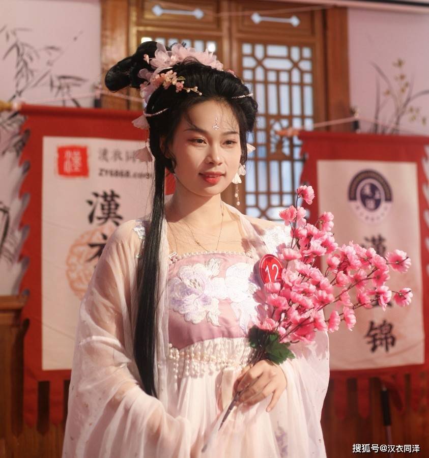 相约蜀风沉浸花海甲辰年四川省天府汉服花神大赛圆满落幕