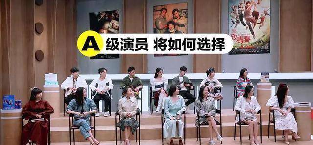 原创演员请就位台上最大胆的俩女孩一个真敢说一个真敢做