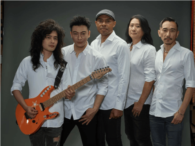 想留不能留才最寂寞一起来信乐团巡回演唱会上海站合唱离歌吧