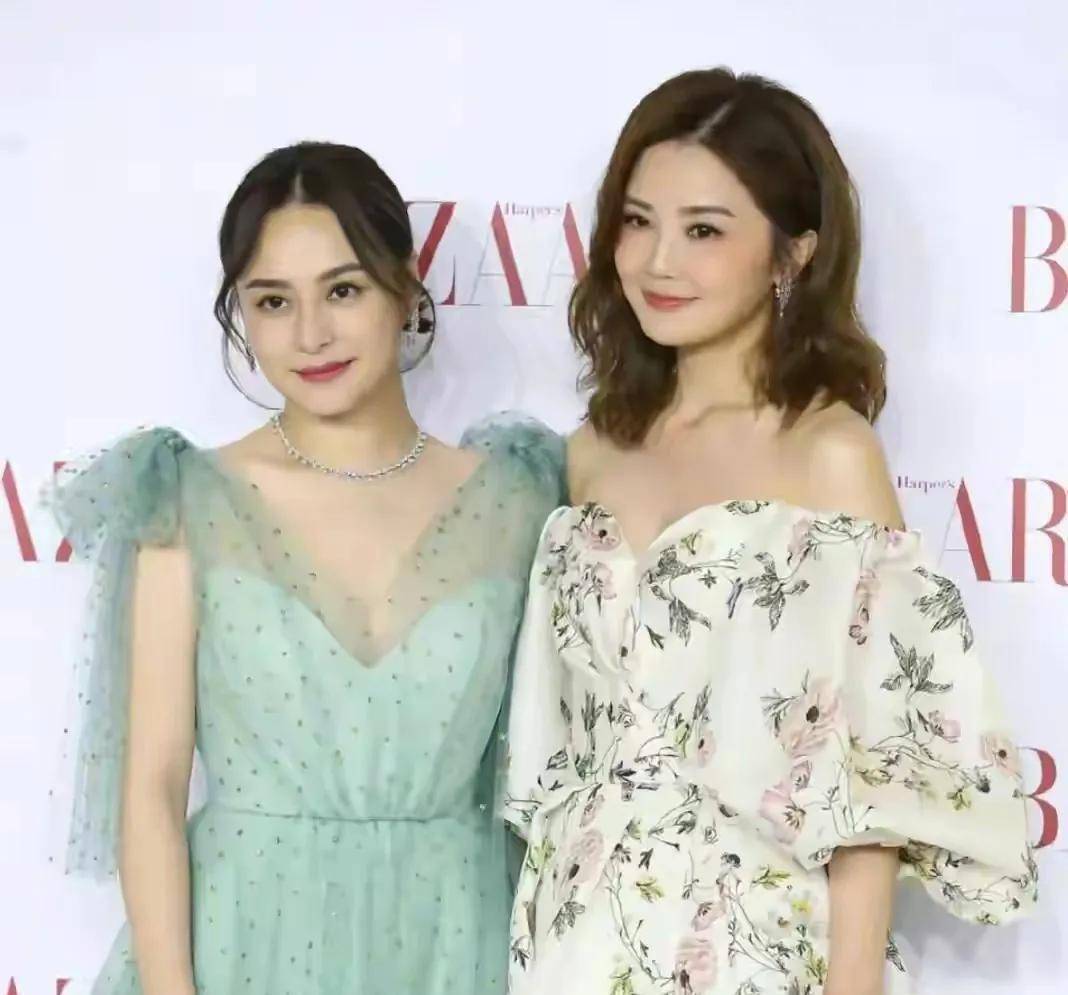 原创芭莎时尚红毯场地好寒酸杨幂钟楚曦成大赢家杨颖穿高定转圈圈