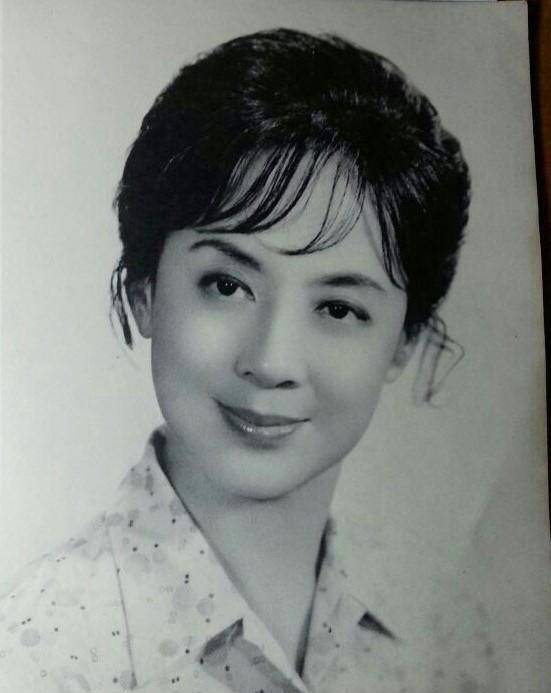 "资本家的后代"身份,多多少少会遭到欺辱,王丹凤身为资本家后代的妻子