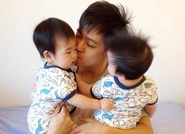 林志颖发生车祸,车辆瞬间起火,自己脸部受伤,目前车祸原因不明_搜狐