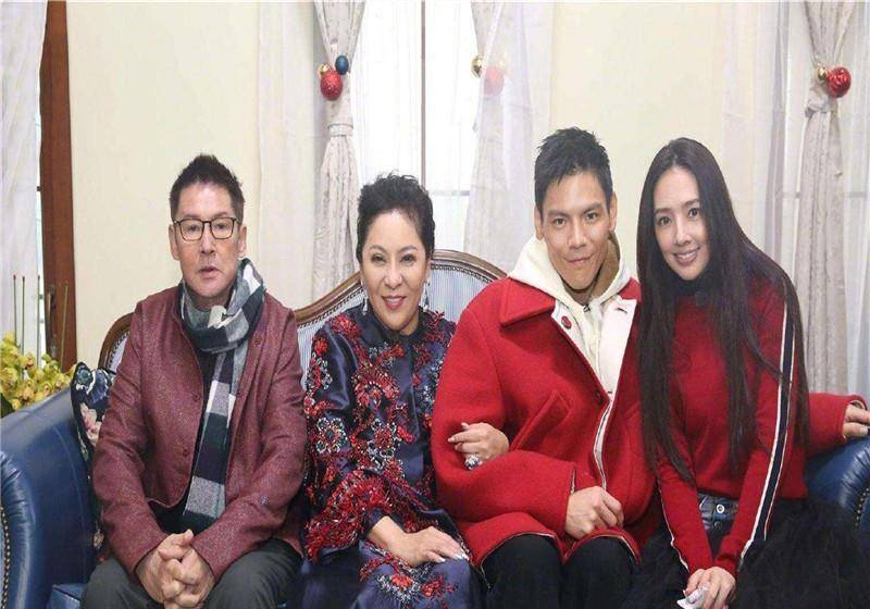 向佐郭美女女儿样貌精致可爱,眼睛像爸爸,鼻子像妈妈.