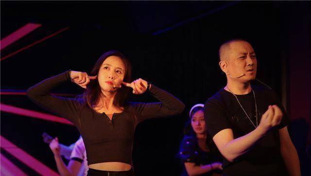 11年下半年,2016金银玲曾一度想过放弃演艺圈,她尝试过去做公司职员