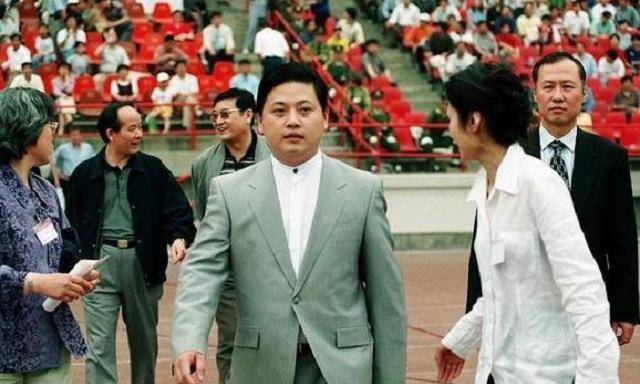 突然离世在航空方面收获了大量资金的王均瑶发现,中国未来牛奶销量