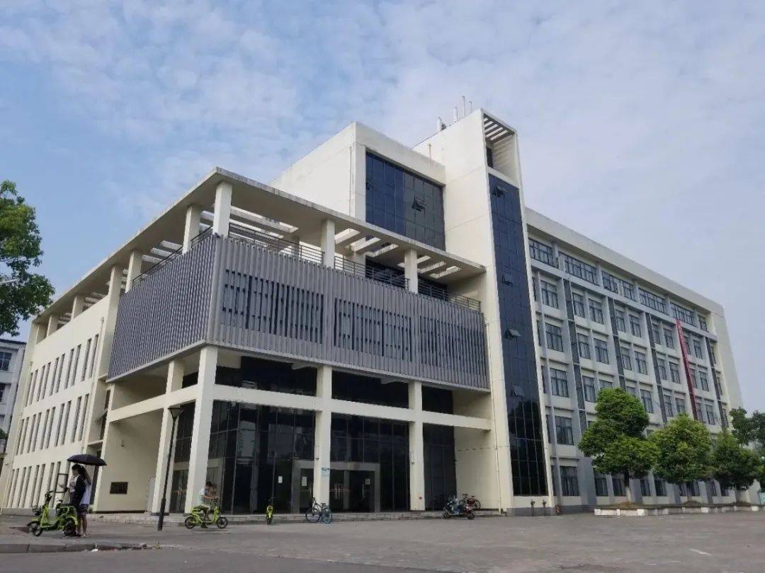 宜昌三峡大学科技学院图片