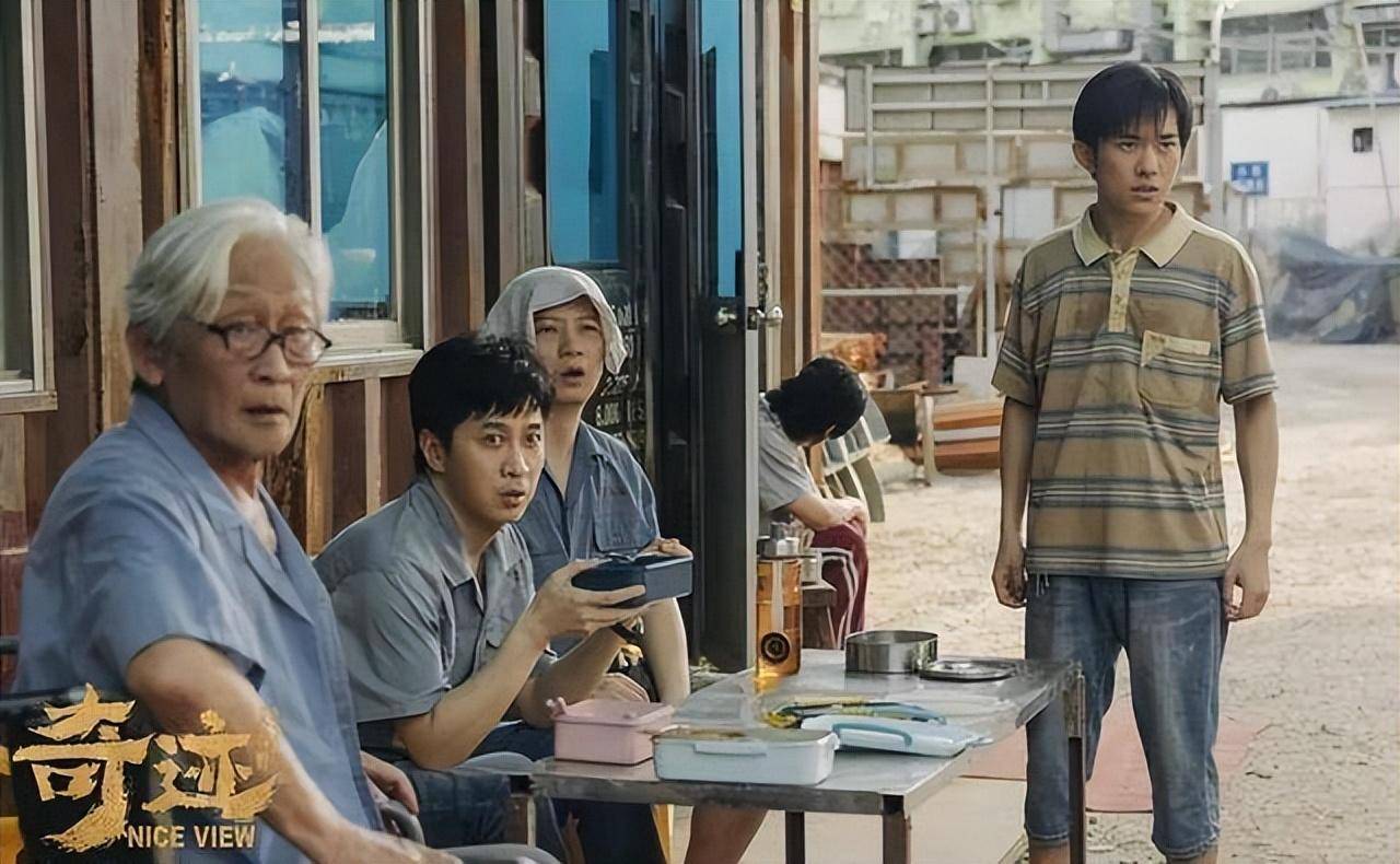 王一博演技再好,也比不过78岁爷叔的出场_魏若来_观众_追风者