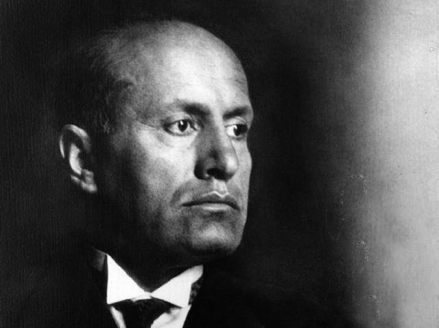 但这是拉凯莱——以后的墨索里尼的妻子,于1972年的回忆.