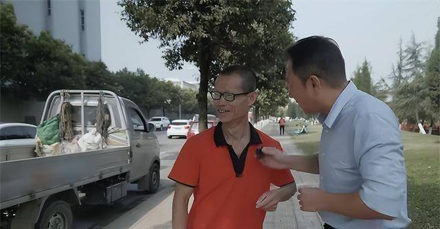 气球哥的人说,这些年他的生活状况一直是这样,上过《谭谈交通》之后
