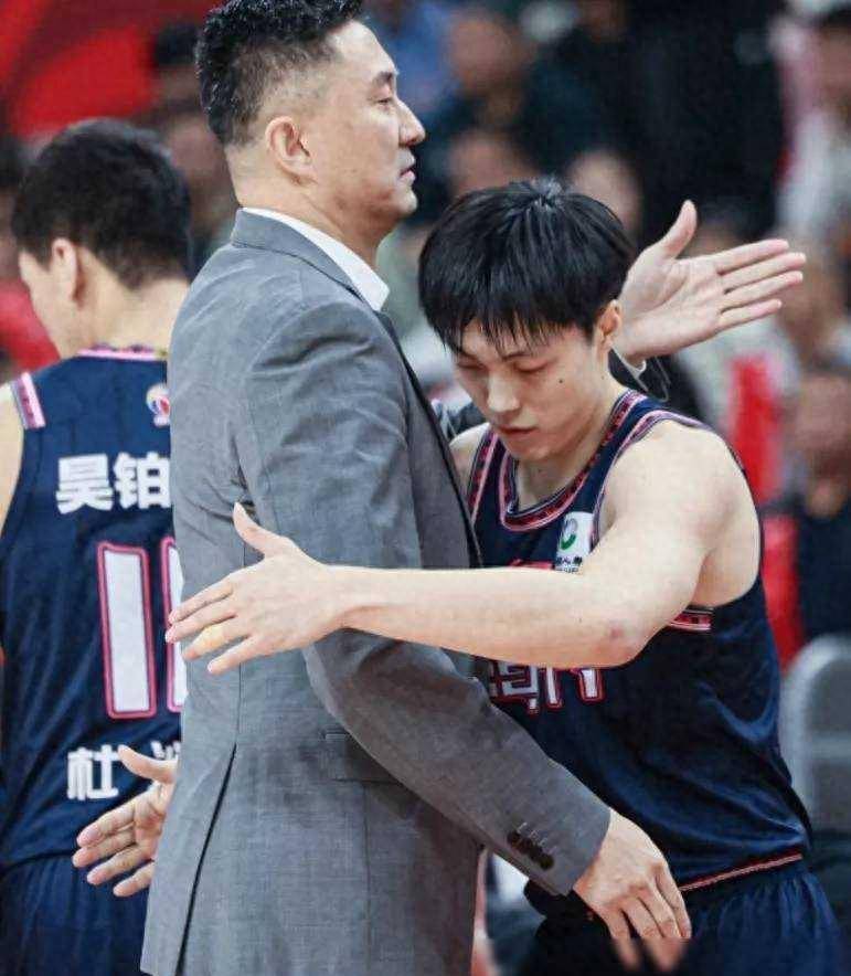 昔日饱受争议,如今成为广东新核心,赵睿离队成_胡明轩_比赛_宏远