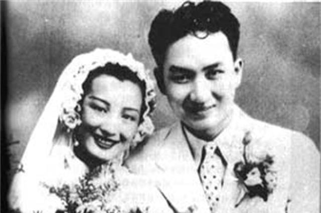 之后,周璇进入了上海国华影业公司.