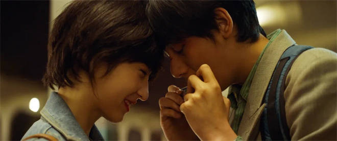 国家:中国导演:李蔚然《穿过月亮的旅行》(i love you, to the moon