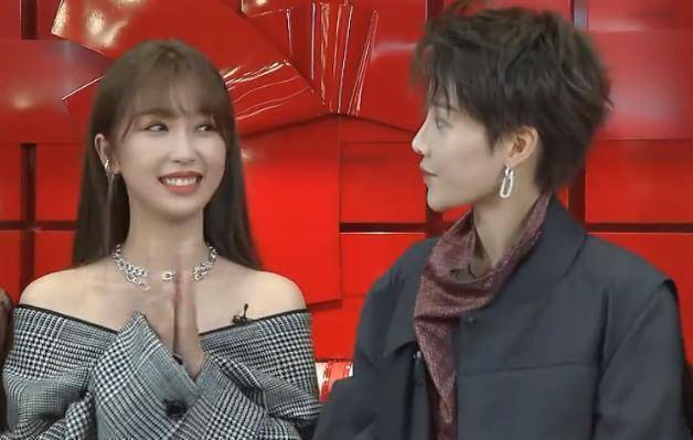 原创th9成员出席活动谢可寅长腿优越虞书欣和刘雨昕同框脸胖吃亏了