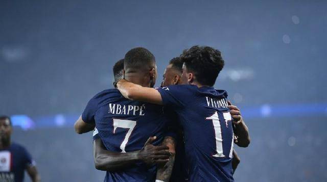 巴黎首发:99-多纳鲁马,2-阿什拉夫,3-金彭贝,4-拉莫斯,5-马尔基尼奥斯