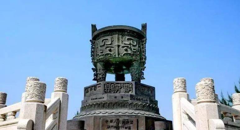 原创秦武王举鼎被砸死他为何要这么做绝非简单的意气用事