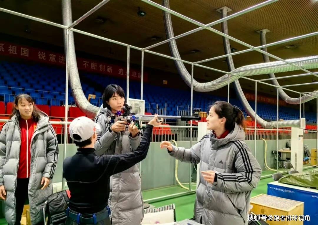 袁心玥秀射击,龚翔宇缺席,郑益昕没有离队_球员_交流_蔡斌