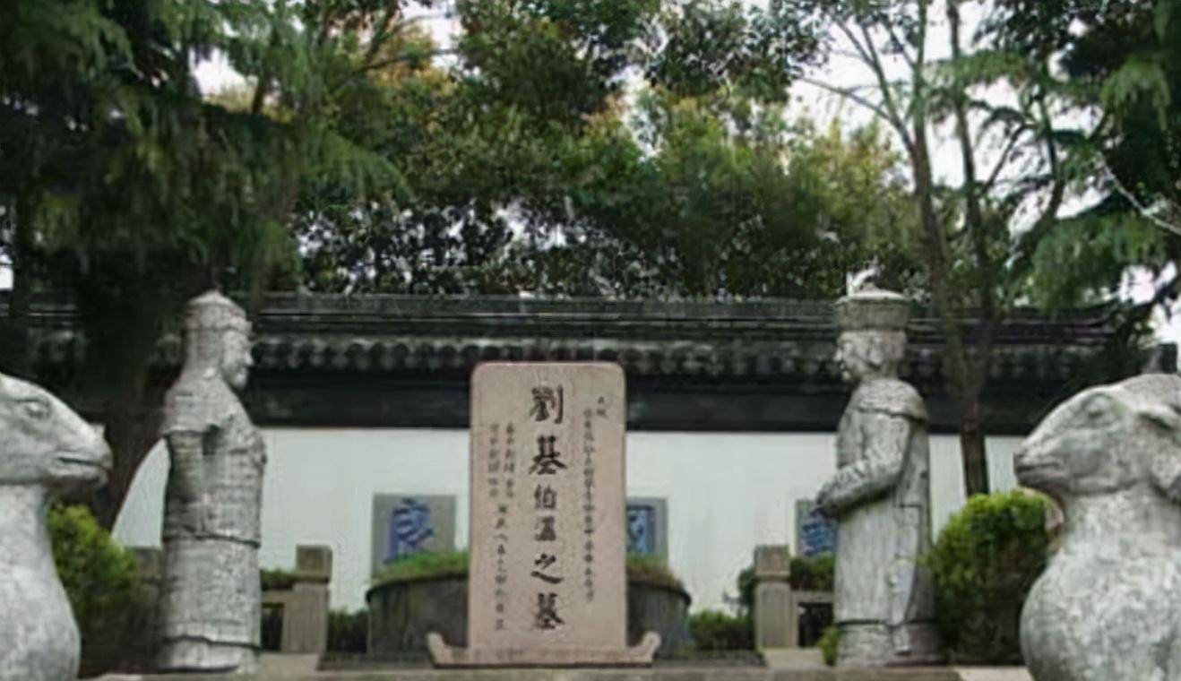 天下大旱,朱元璋让刘伯温出主意,刘伯温说:斩首一人,准能下雨_宋濂