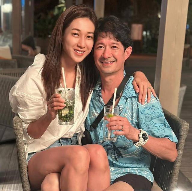 钟嘉欣与家人共享滑雪乐趣,温馨入眠场景感人_孩子__