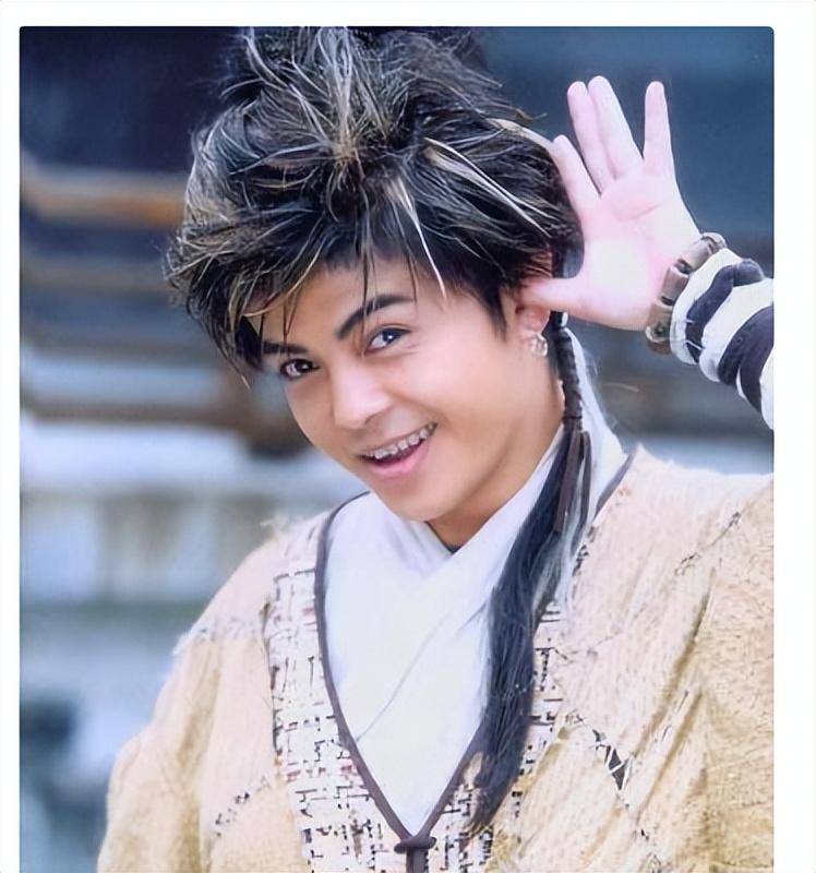 童星方超2岁成名,18岁时因长得太矮没学可上,48