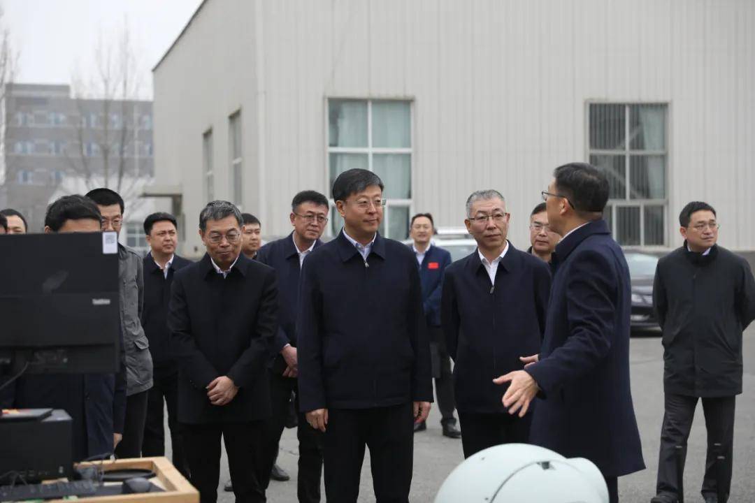 伊春市委书记隋洪波率队赴北京两家企业参观考察洽谈合作