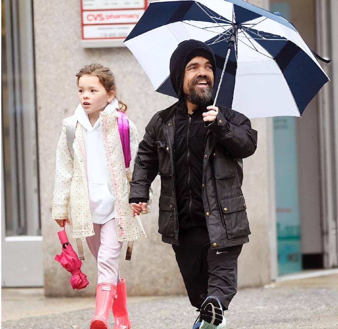 身高1米35却征服了好莱坞,彼特·丁拉基用实力作品向命运喊"不"