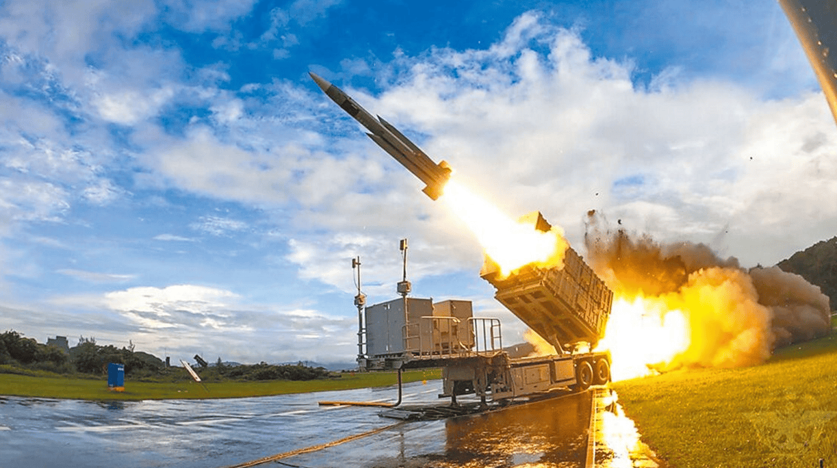 岛内一些所谓的"专家"激动的不得了,声称雄风3导弹威力这么大,完全