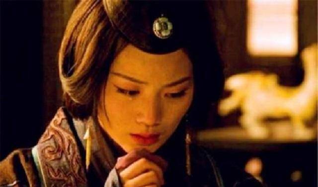 吕布关羽都惦记,被曹操截胡后,生下2男1女_秦宜禄_妻子_袁术