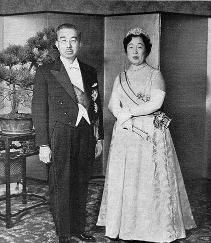 原创皇后连生4个女儿大臣送美女给天皇圆房皇后第二年生下太子