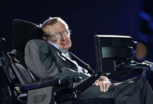 他曾用一些废弃品,做出了一台简易电脑.