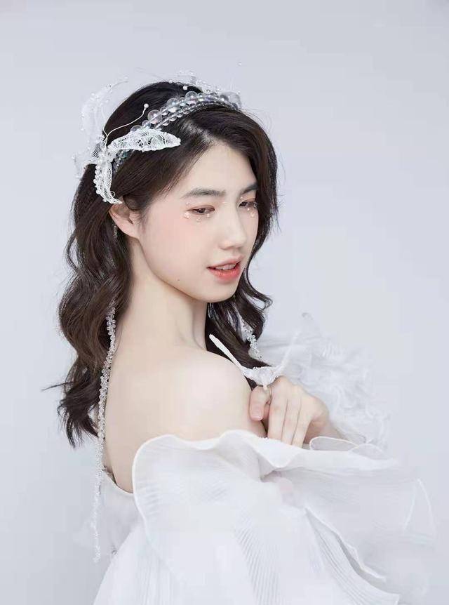 原创23岁张雨霏接连斩获两枚金牌,并打破奥运会纪录,高颜值引发关注