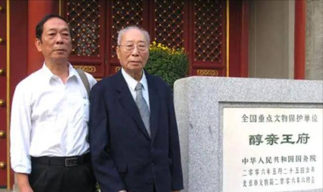 文绣将皇帝告上法庭临终前向清洁工丈夫坦白我曾是大清皇妃