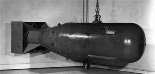 美国第一颗原子弹瘦子图片