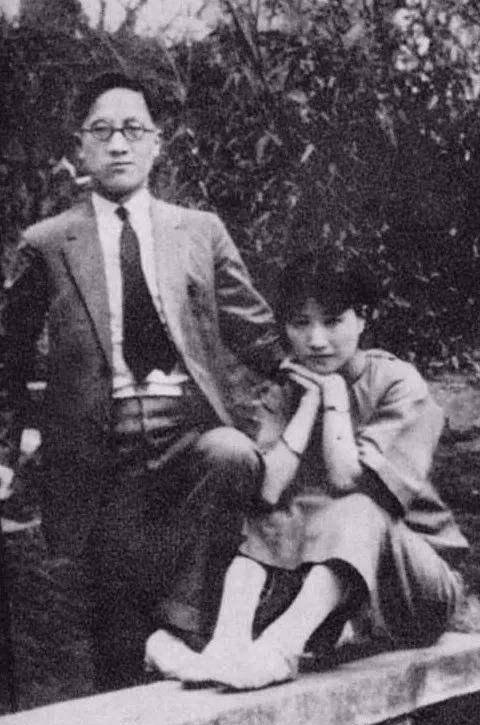 陆小曼每月花费五六百,徐志摩遇难后,是谁每月都寄给她三百块?_生活_