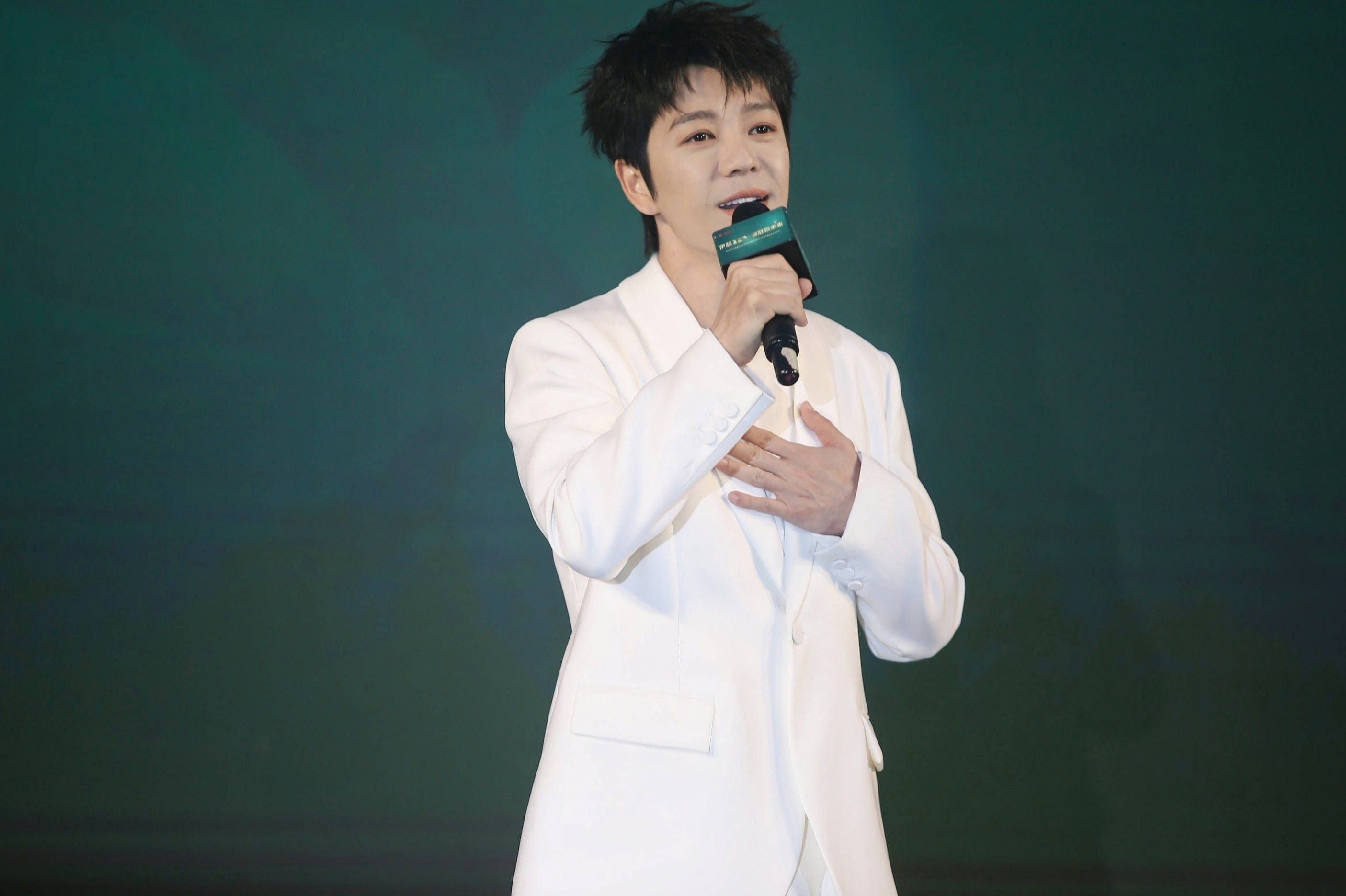 谈到金领冠珍护菁赐新品时,王栎鑫这位二孩宝爸还表示:"金领冠珍护菁