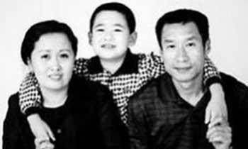 虽然婚后因为工作也曾长期分居,但刘佩琦抓住机会就会对老婆好.