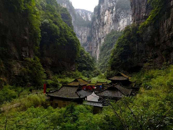 重庆武隆旅游攻略交通门票景点跟团本地导游推荐